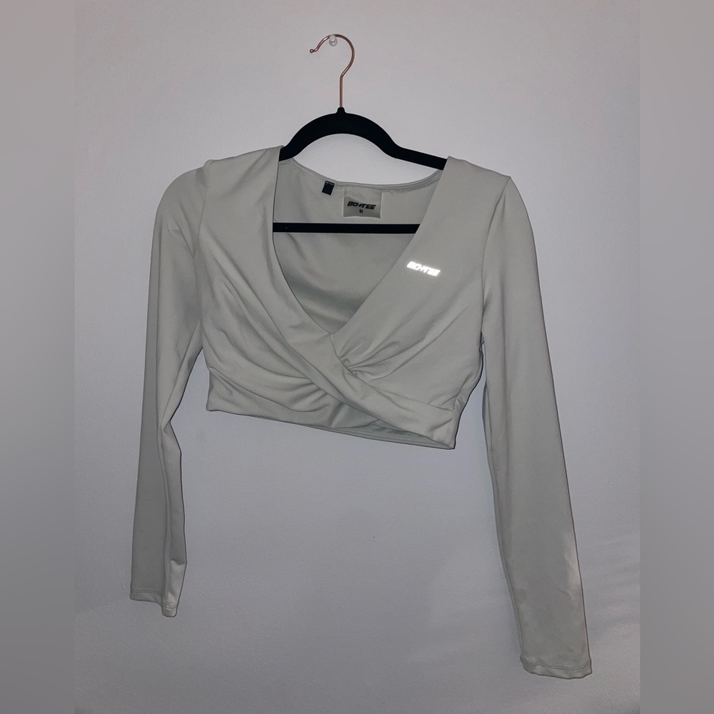 Long sleeve workout crop top